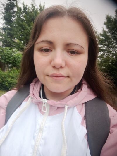  ,   Viktoria, 25 ,   