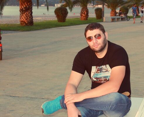  ,   Vako, 39 ,   