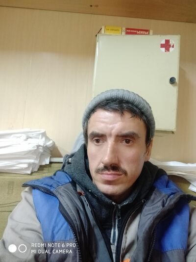  ,   Pavel, 42 ,   ,   