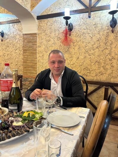  ,   Victor, 38 ,   ,   