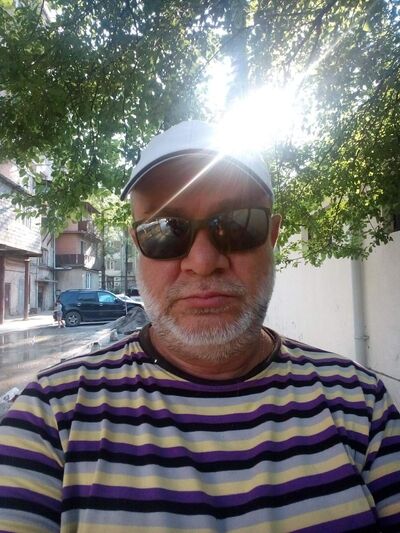  ,   Gia, 61 ,  