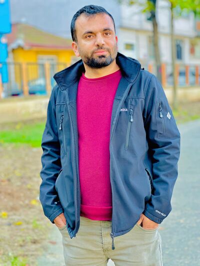  ,   Yasin, 32 ,   ,   