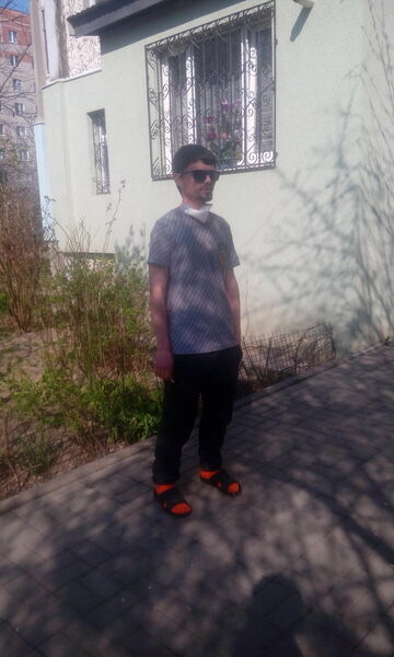  -,   Petro, 33 ,   ,   , c 