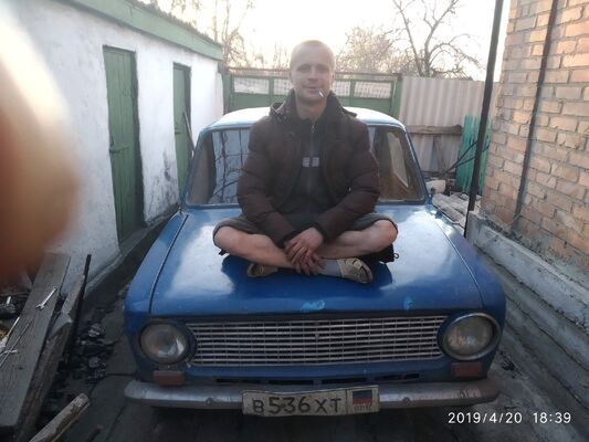  ,   Kiril, 32 ,   ,   , c 