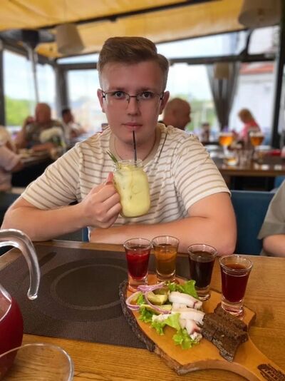  ,   Artem, 24 ,   ,   