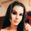  ,  Yana, 27