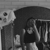  ,  Nikol, 24