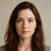 ,  Mihaela, 38