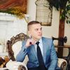   ,  Viktor, 37